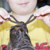 Завязывание шнурков. Как научить ребенка?
