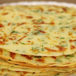 Сырные блинчики с зеленью и чесноком (видеорецепт)